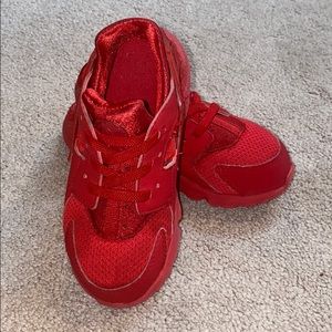 Red Nike Huarache